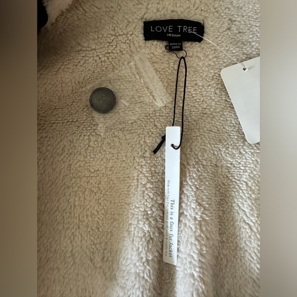 Love Tree Soft Sherpa Plaid Shacket Size Medium - Picture 4 of 5
